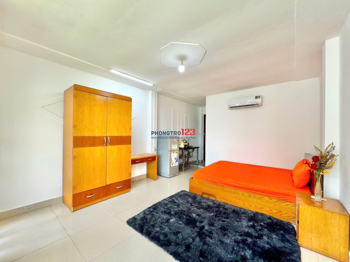 PHÒNG BAN CÔNG FULL NT NGAY ĐÀO DUY ANH