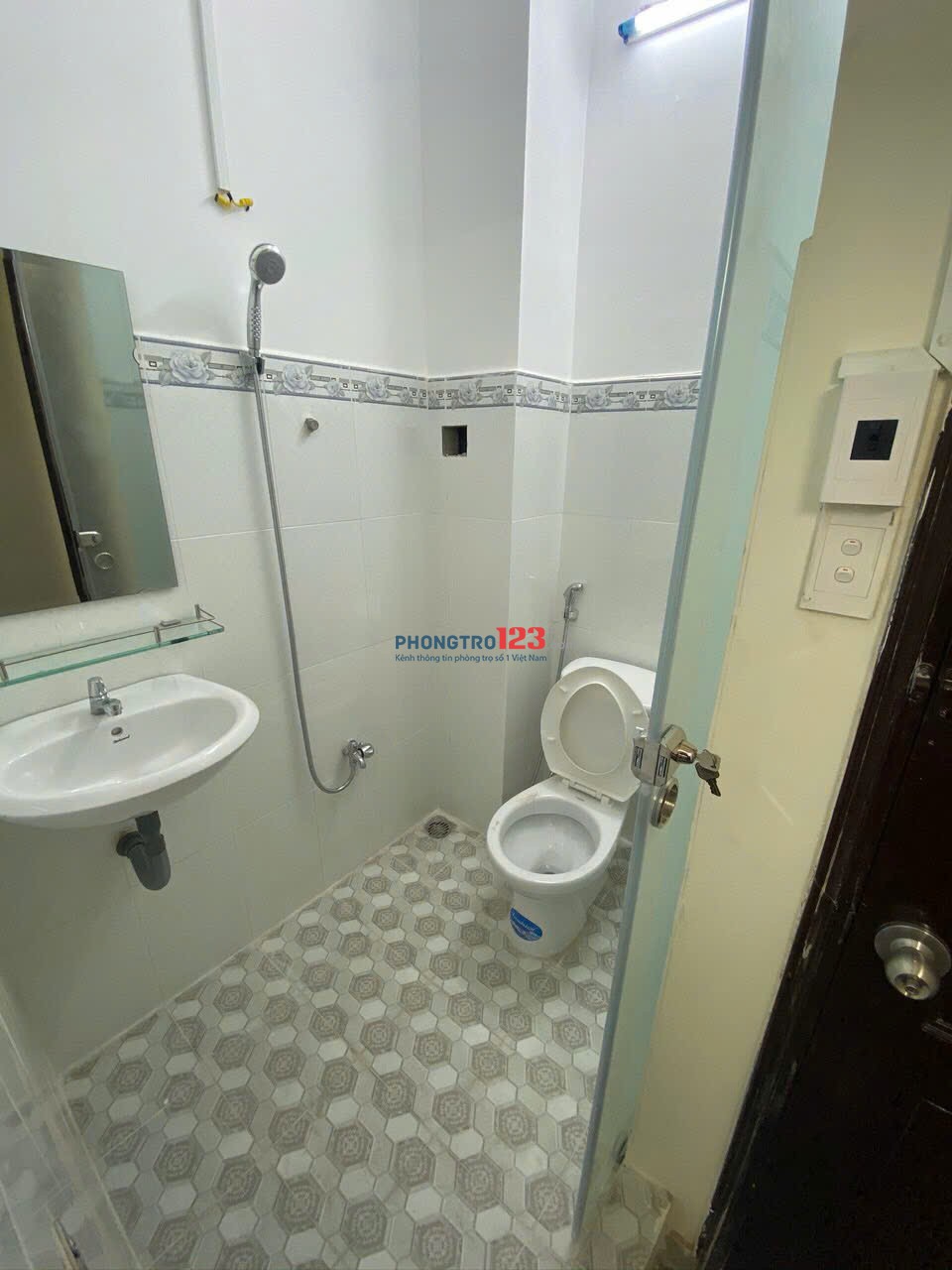 Cho thuê phòng trọ full nội thất cửa sổ thoáng – Đường Nguyễn Văn Trỗi, Phú Nhuận