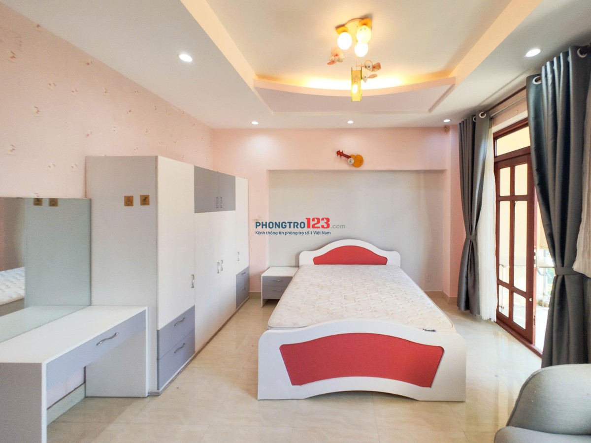 PHÒNG MỚI SIÊU XINH – BAN CÔNG CỬA SỔ SIÊU TO