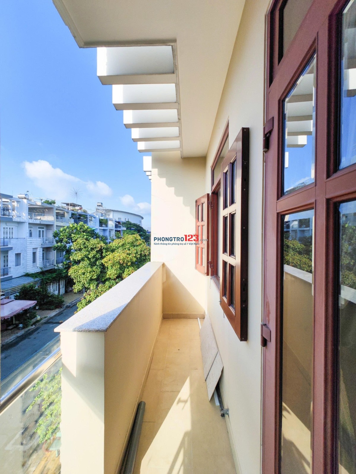 PHÒNG MỚI SIÊU XINH – BAN CÔNG CỬA SỔ SIÊU TO