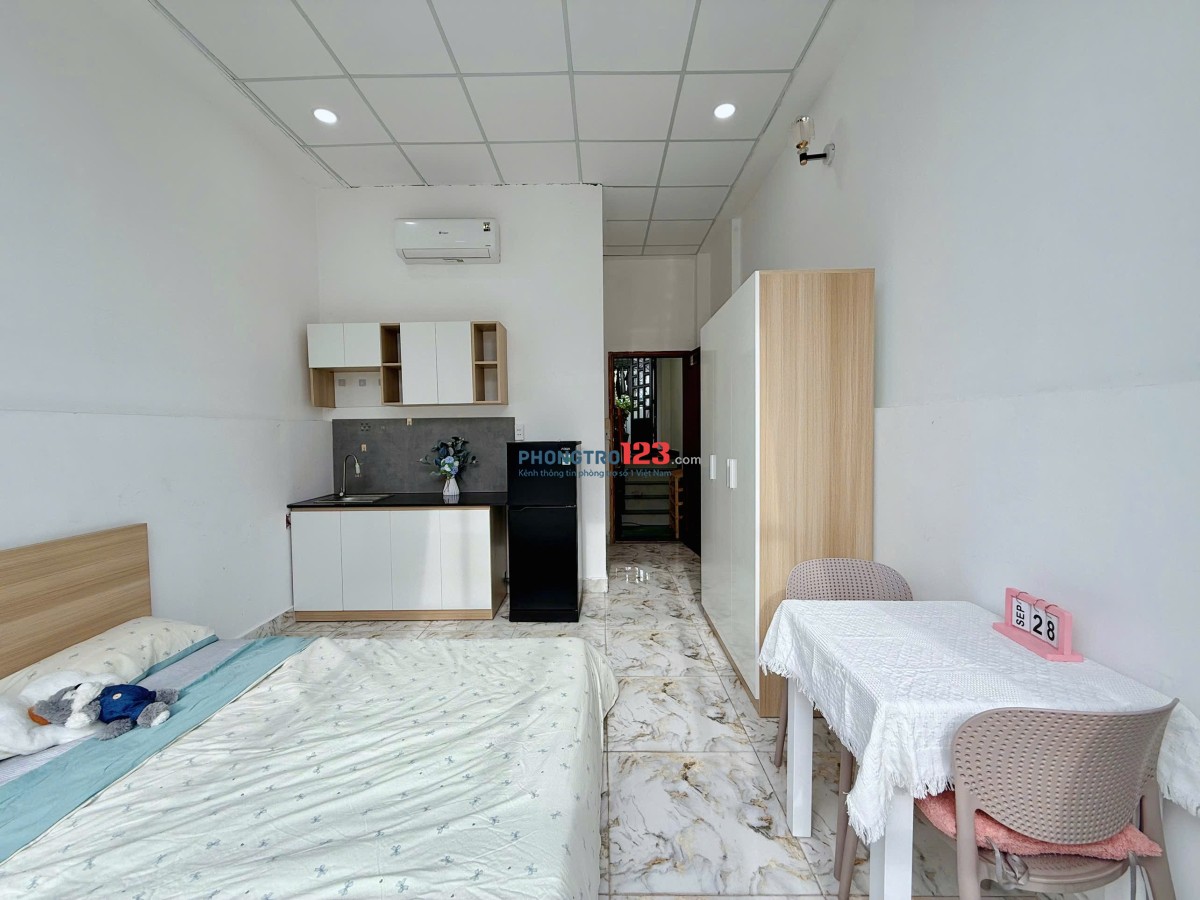  Cho Thuê Căn Hộ Dịch Vụ Full Nội Thất, Có Ban Công, Gần Etown & K300, Lotte Mart Tân Bình 