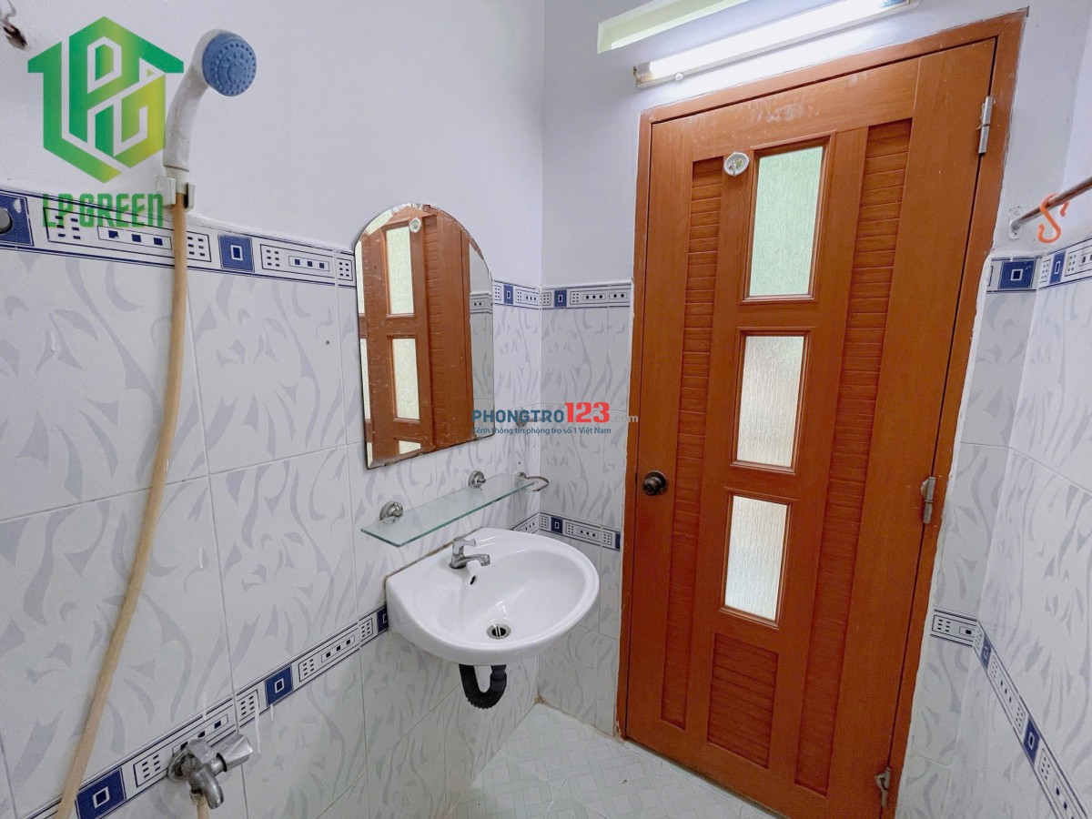  Cho Thuê Căn Hộ Dịch Vụ Full Nội Thất, Có Ban Công, Gần Ga T3 - Sân Bay Tân Sơn Nhất 