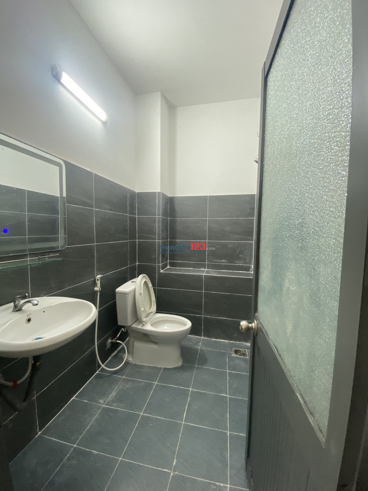 CHDV mặt tiền Cách Mạng Tháng 8 - 25m2 - chỉ 6,5tr/th