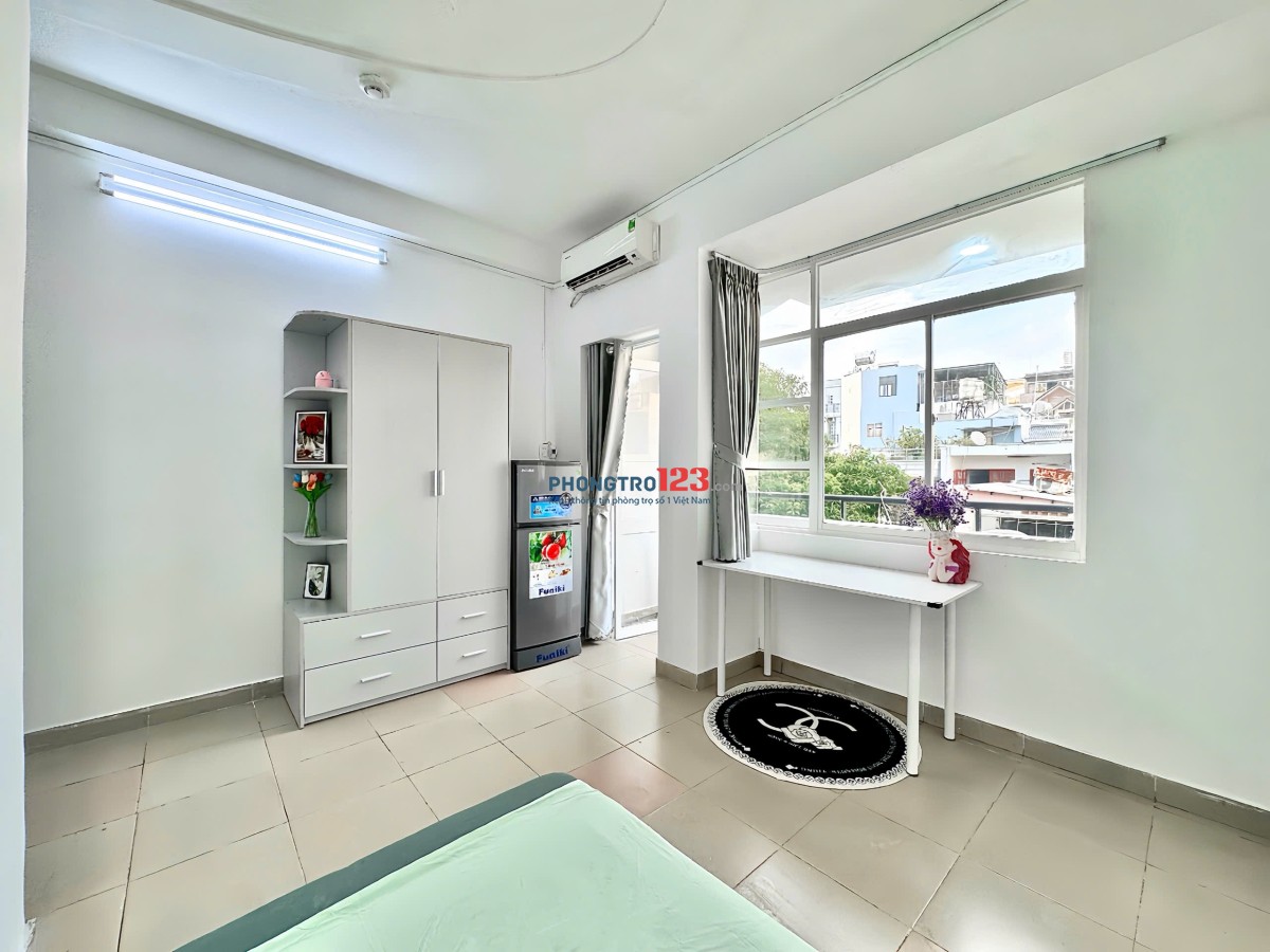 STUDIO BAN CÔNG NGẬP TRÀN ÁNH SÁNG – NGAY CHỢ BÀ CHIỂU