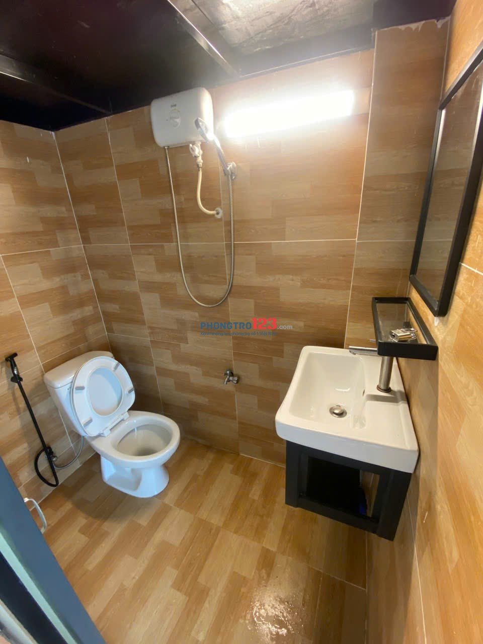 PHÒNG TRỌ QUẬN 1. NGUYỄN TRÃI. Gần vòng xoay Cống Quỳnh, Gần Trường đại học sài gòn, Gần cầu Nguyễn