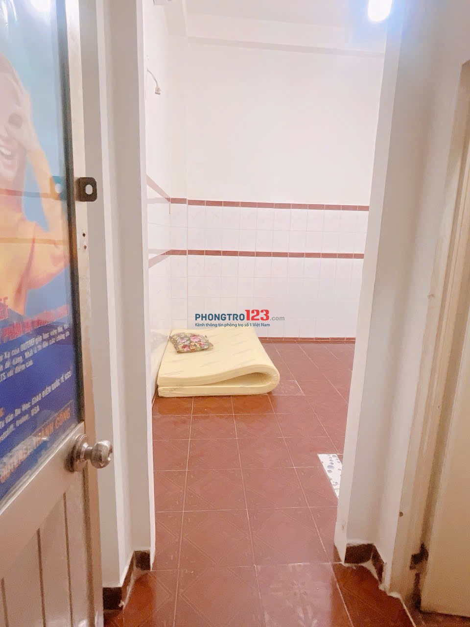 Phòng tầng trệt đầy đủ nội thất gần Cao Thắng Quận 3 tolet trong có bếp