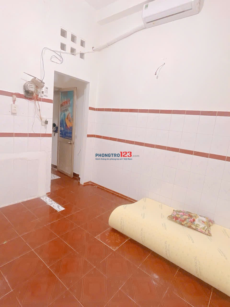 Phòng tầng trệt đầy đủ nội thất gần Cao Thắng Quận 3 tolet trong có bếp