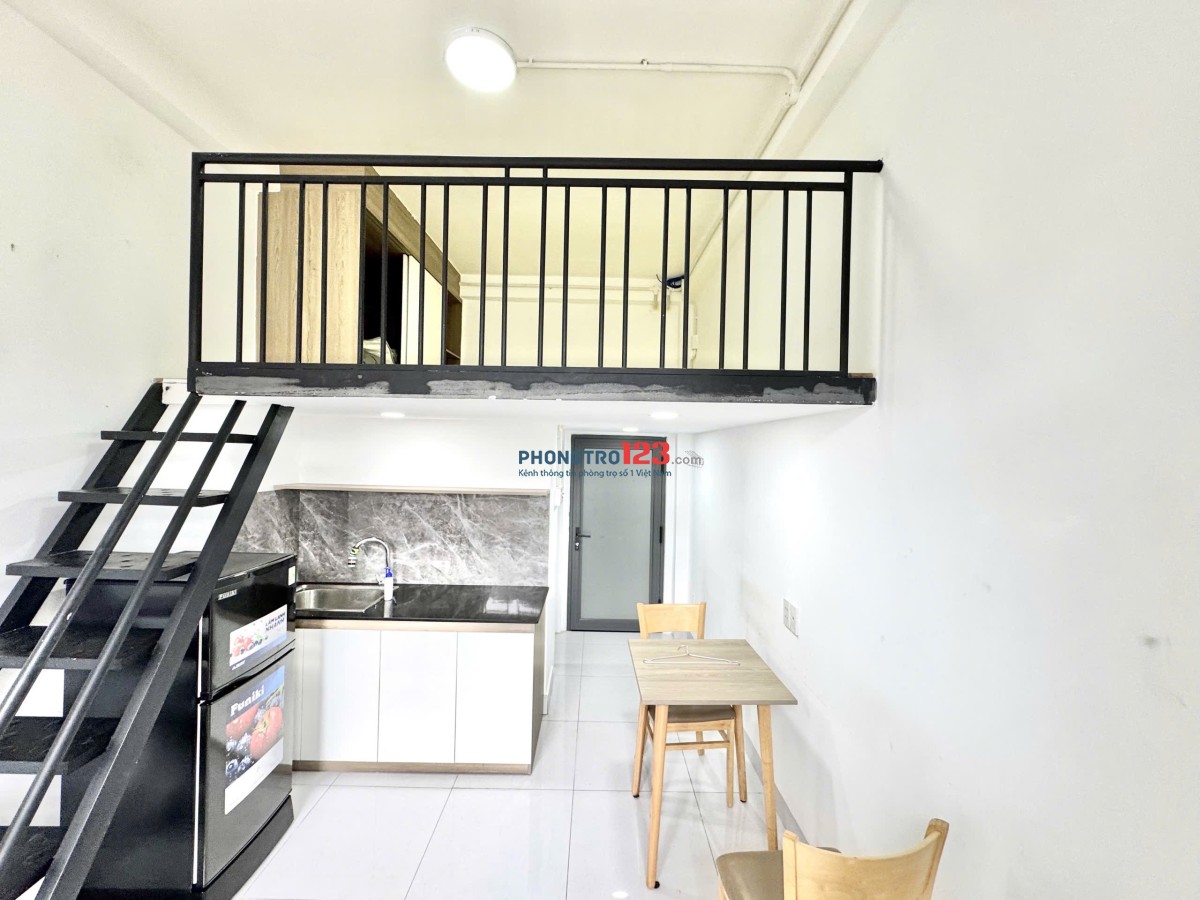 Cho thuê phòng có gác cao, ban công Bình Thạnh gần chợ Bà Chiểu, Văn Lang, HVCB, Nơ Trang Long