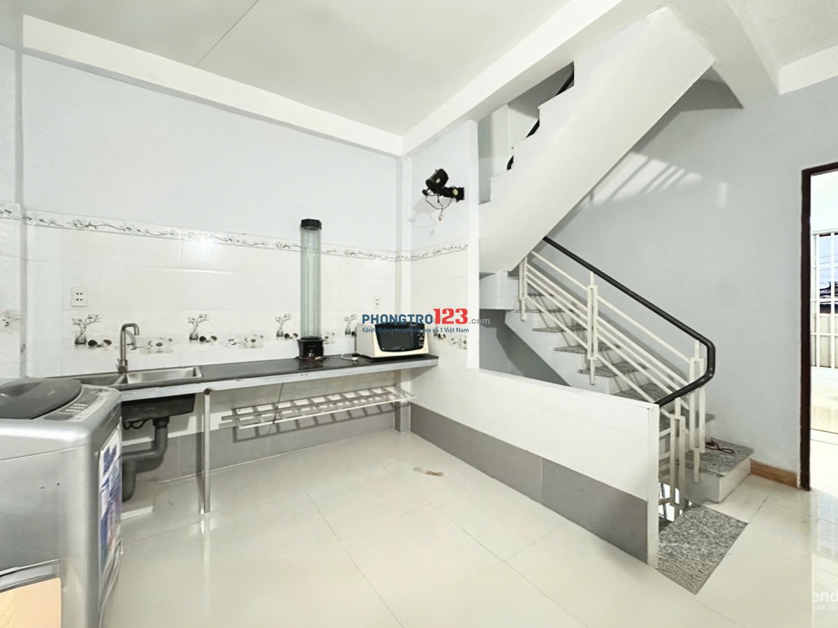 PHÒNG TÁCH BẾP, RỘNG RÃI, THOÁNG MÁT