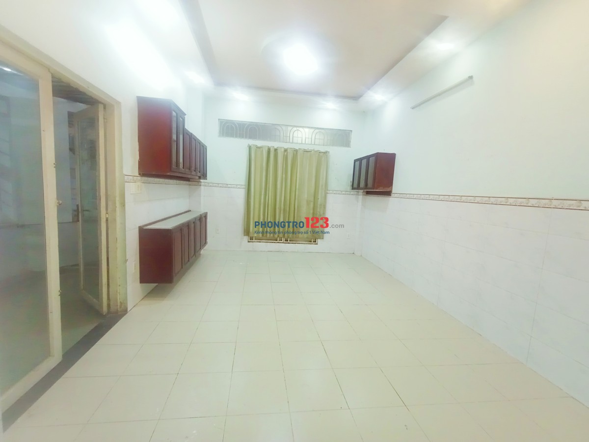 GÓC 2MT LẠC LONG QUÂN CHO THUÊ NHÀ