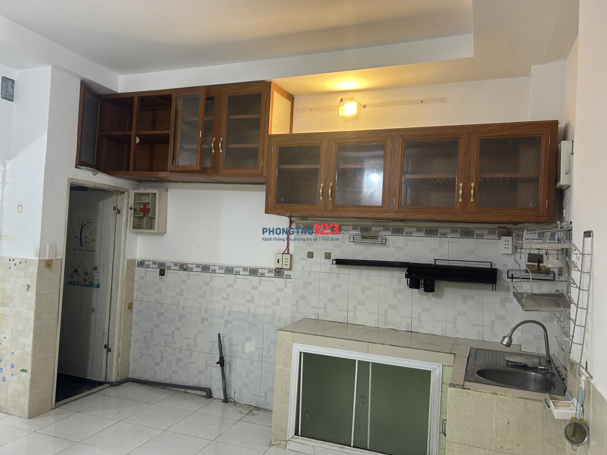 Cho thuê nhà nguyên căn 80m² – 2PN – hẻm ô tô – đầy đủ nội thất – Quận Tân Phú