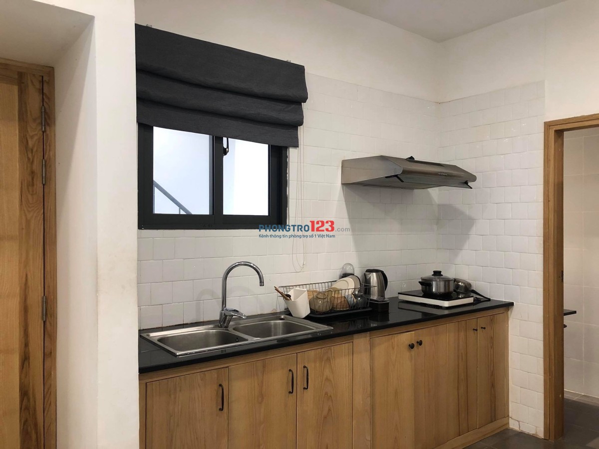 CHO THUÊ PHÒNG CỬA SỔ, BAN CÔNG THOÁNG , 38m2 , ĐƯỜNG TÔ HIẾN THÀNH - GẦN VẠN HẠNH MALL