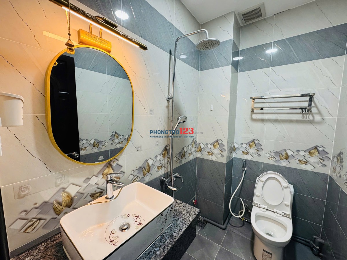 Studio full cửa sổ lớn gần lotte mart tân bình sân bay TSN vx lăng cha cả khu k300