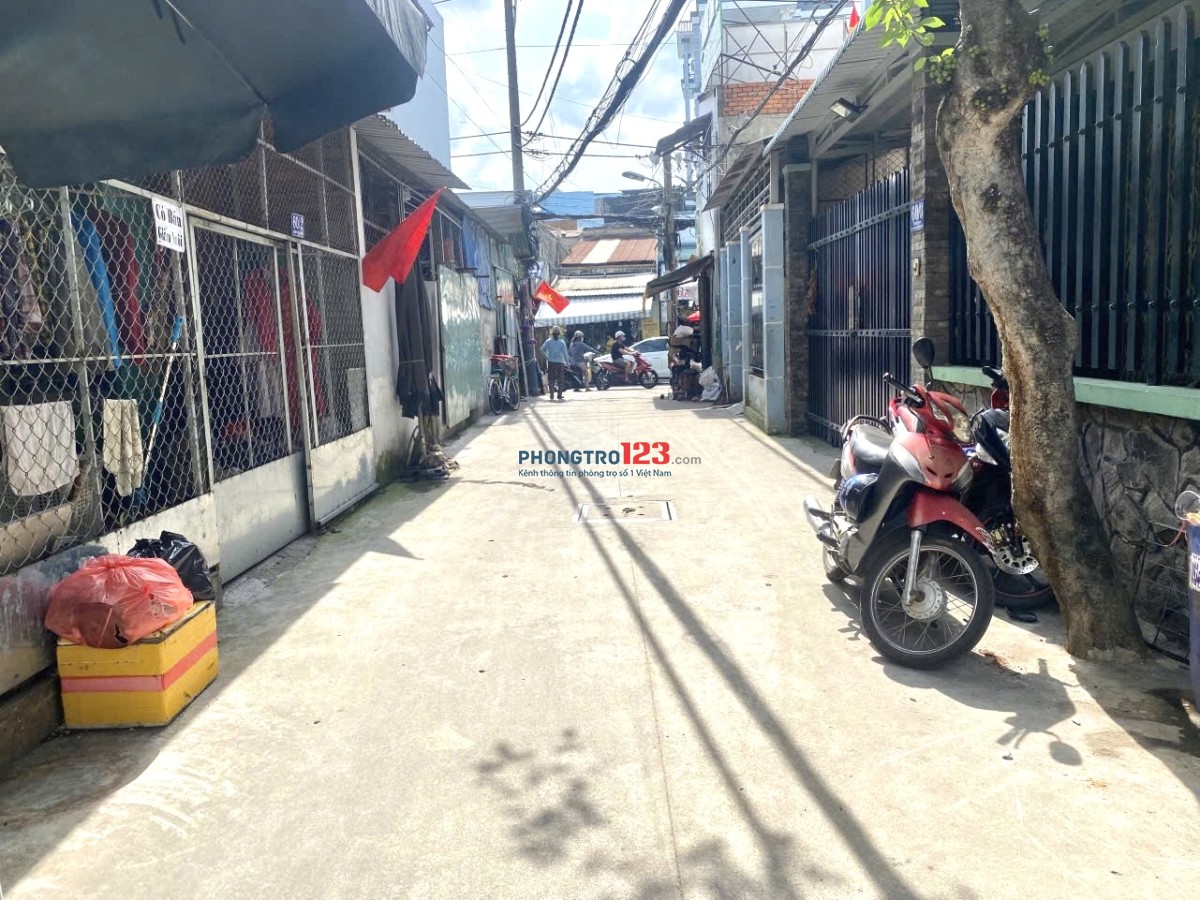 Nhà gần chợ Bình Trị Đông , ngang 4.6m có 4 phòng ngủ !