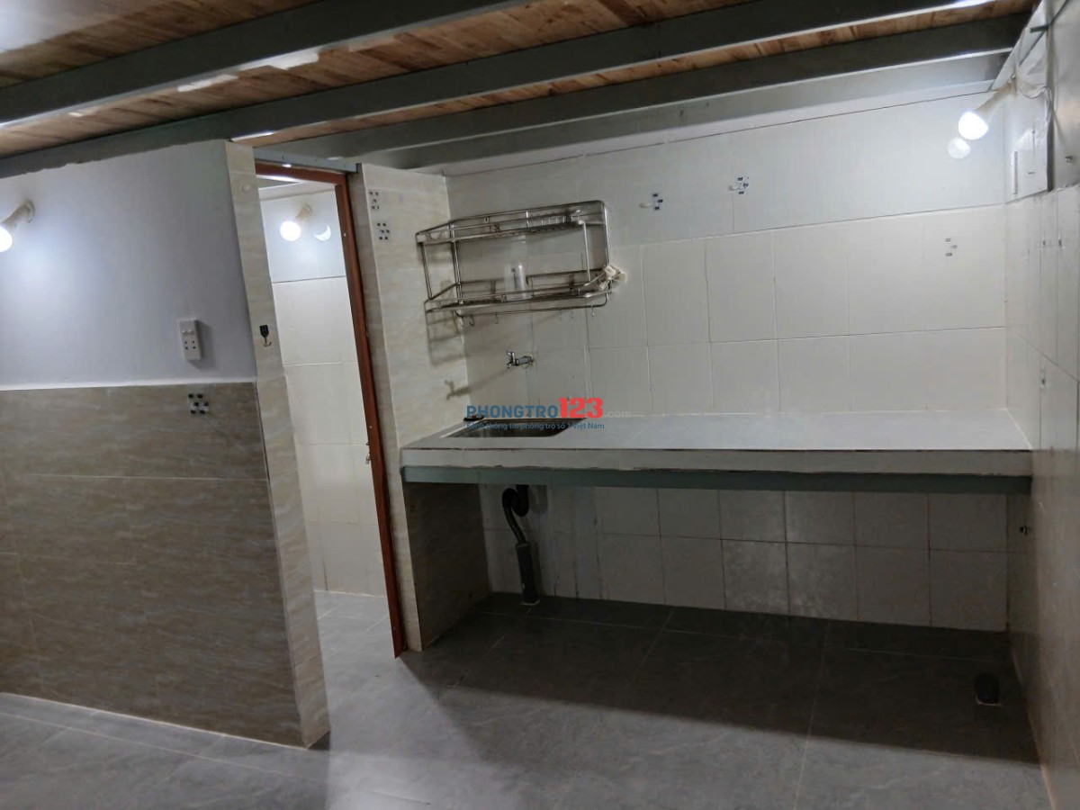 Nhượng lại phòng trọ tầng trệt. 577 Huỳnh Tấn Phát, phường Tân Thuận Đông, Quận 7.