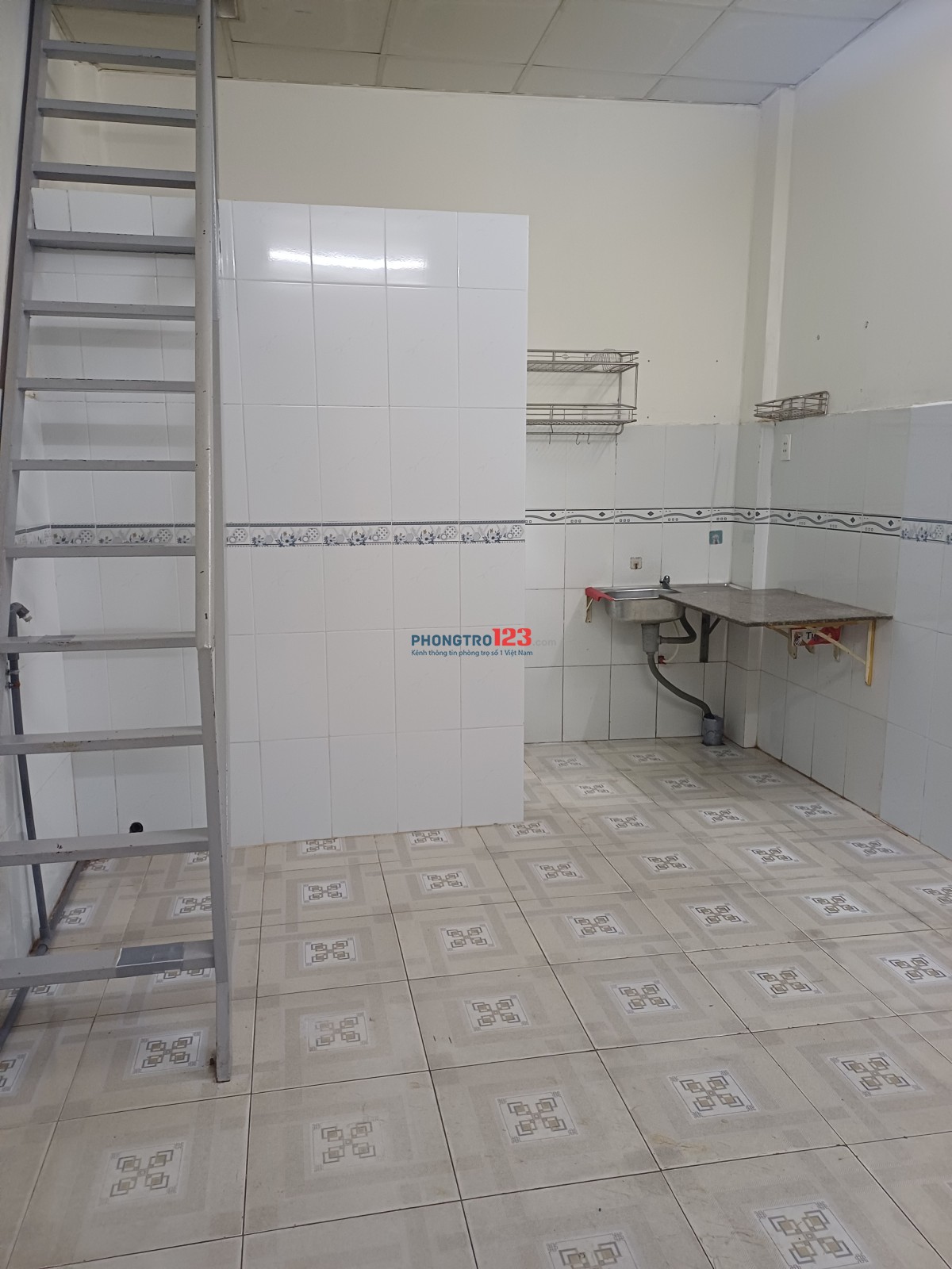 Phòng cho thuê giá 3 .500.000đ/tháng, gần công viên Làng Hoa