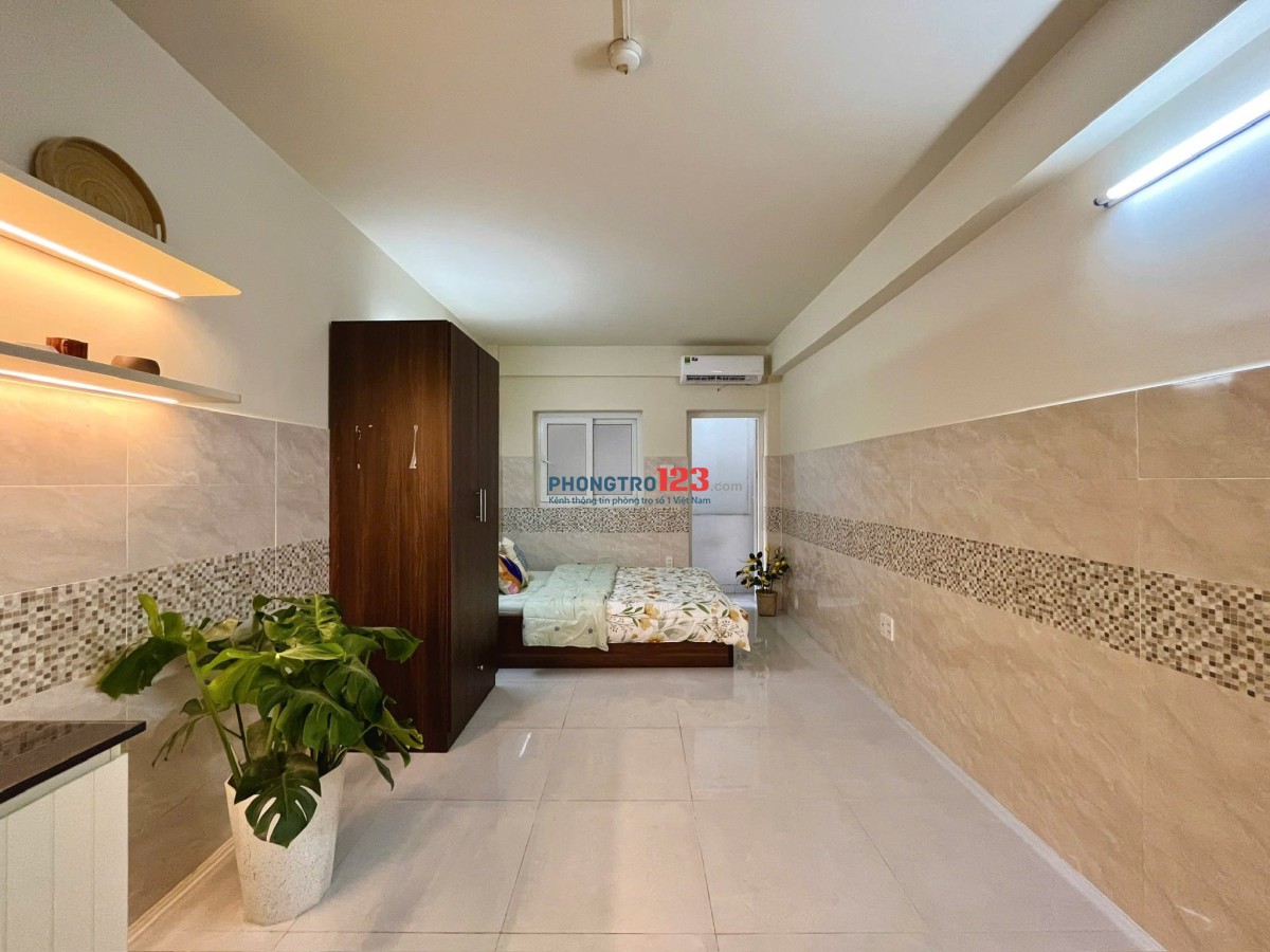 Phòng studio ban công sau siêu thoáng gần BX Miền Đông