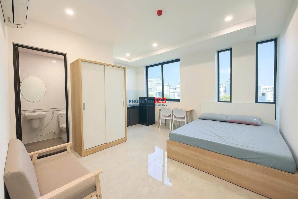 200m đến Đại Học Tôn Đức Thắng • Khu dân cư Kim Sơn • Cửa sổ lớn đón ánh sáng tự nhiên