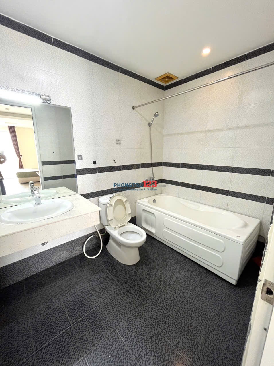 CĂN HỘ DỊCH VỤ/STUDIO FULL NỘI THẤT QUẬN 7 BAN CÔNG SIÊU ĐẸP NGAY TRONG PHÚ MỸ HƯNG,GẦN TDTU,RMIT