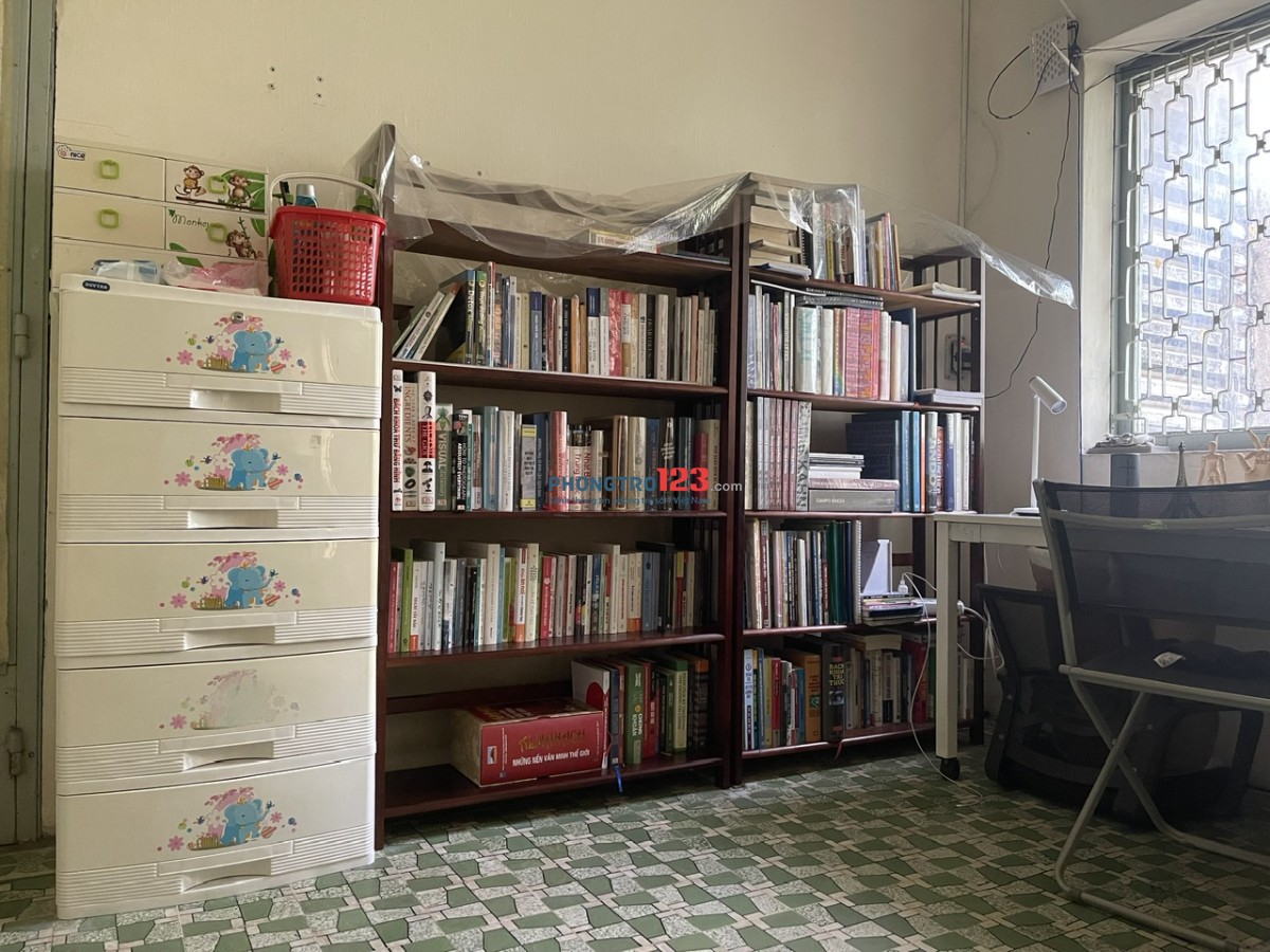 Tìm nam sinh viên hoặc nhân viên văn phòng ở ghép