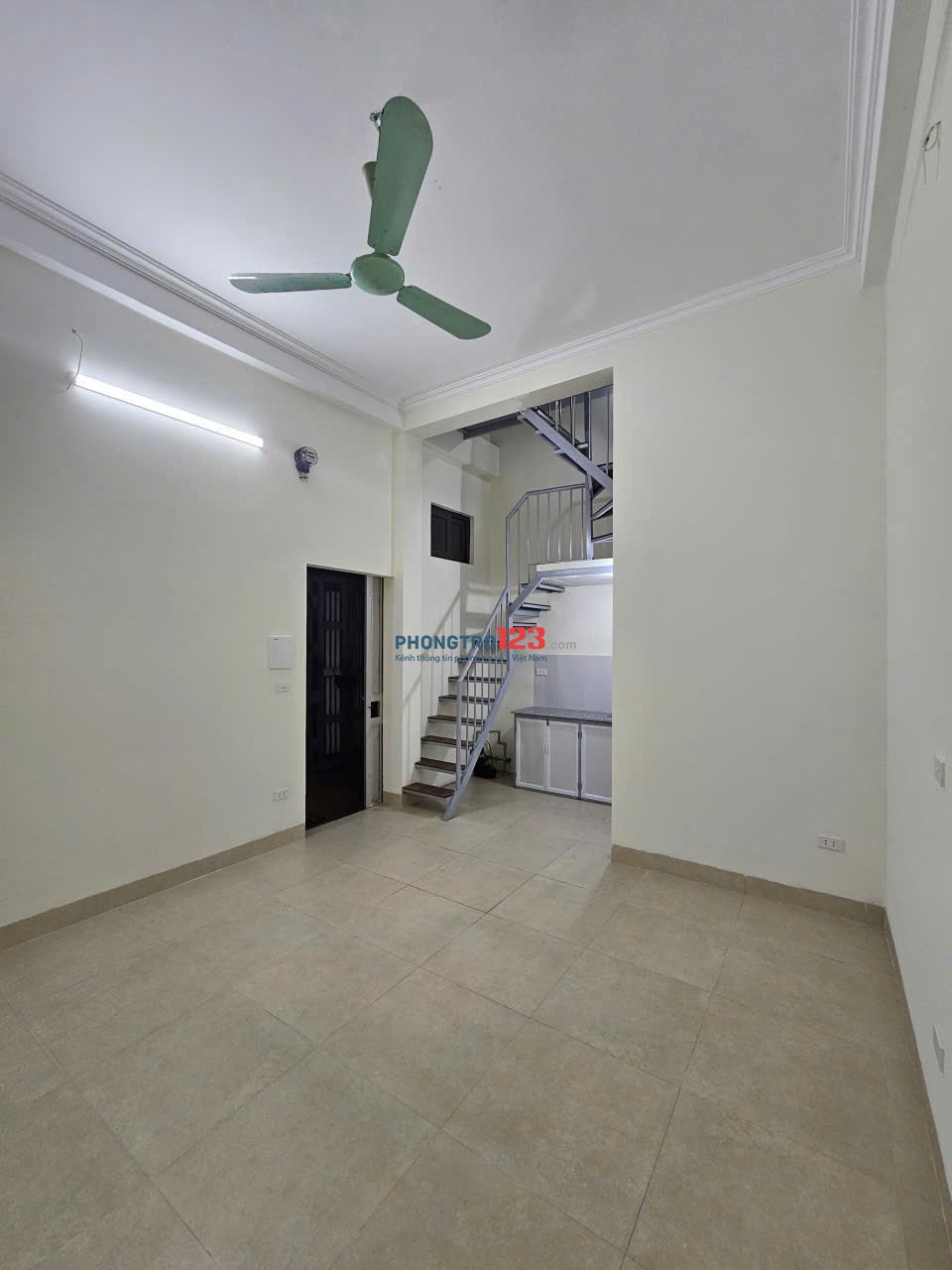 Cho thuê nhà ở hộ gia đình tại ngõ 99 Định Công Hạ