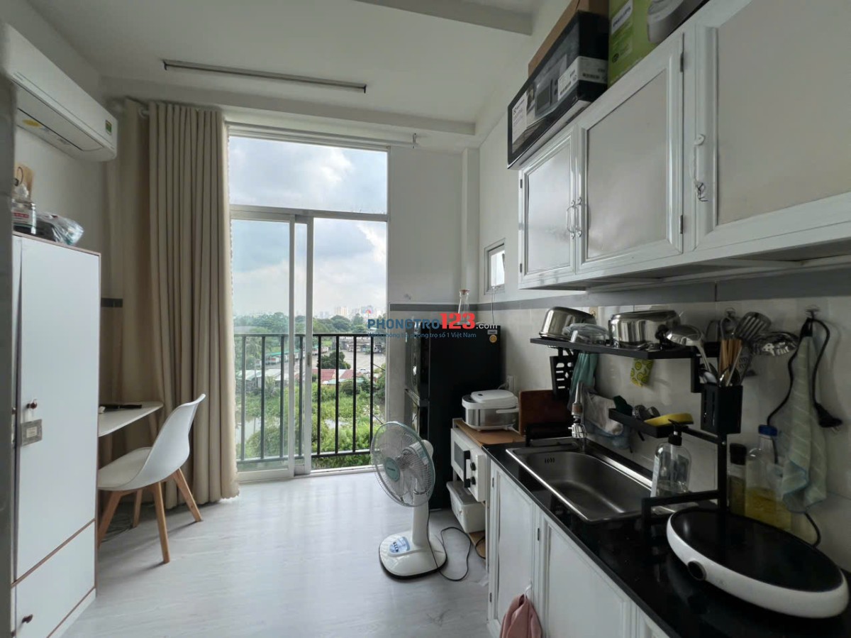 PHÒNG GÁC BAN CÔNG FULL NỘI THẤT NGAY VINCOM NGUYÊN XÍ, BÌNH LỢI