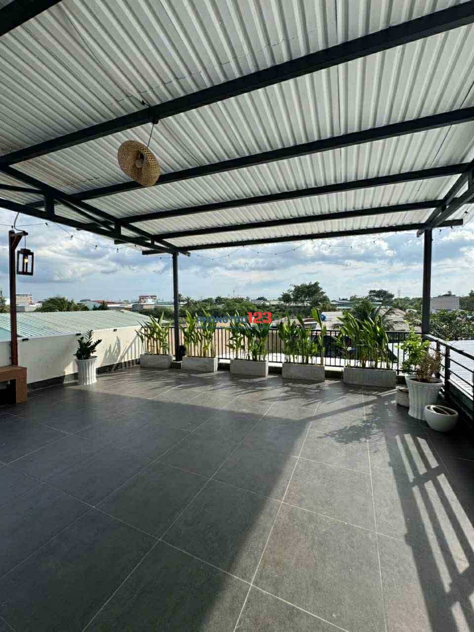 Em cần pass lại phòng mong anh/chị/em giúp đỡ