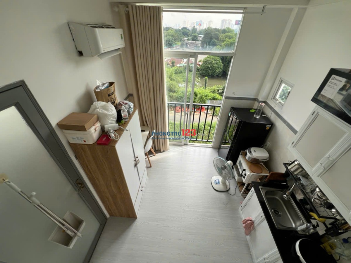 PHÒNG GÁC BAN CÔNG FULL NỘI THẤT NGAY VINCOM NGUYÊN XÍ, BÌNH LỢI