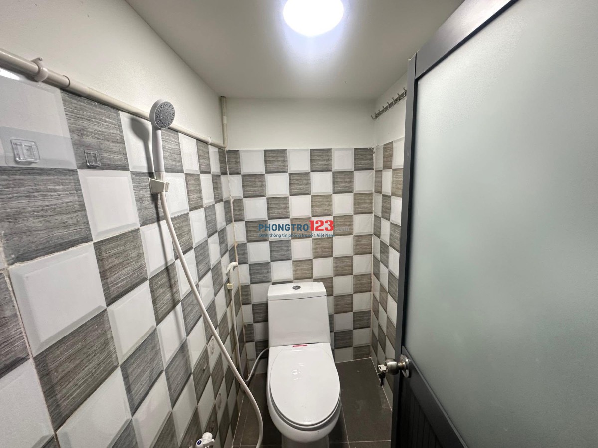 Em cần pass lại phòng mong anh/chị/em giúp đỡ