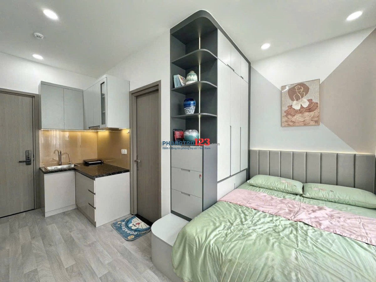 CĂN STUDIO BAN CÔNG RỘNG – FULL NỘI THẤT – THIẾT KẾ ẤM CÚNG Ở ĐƯỜNG HOÀNG VIỆT, TÂN BÌNH