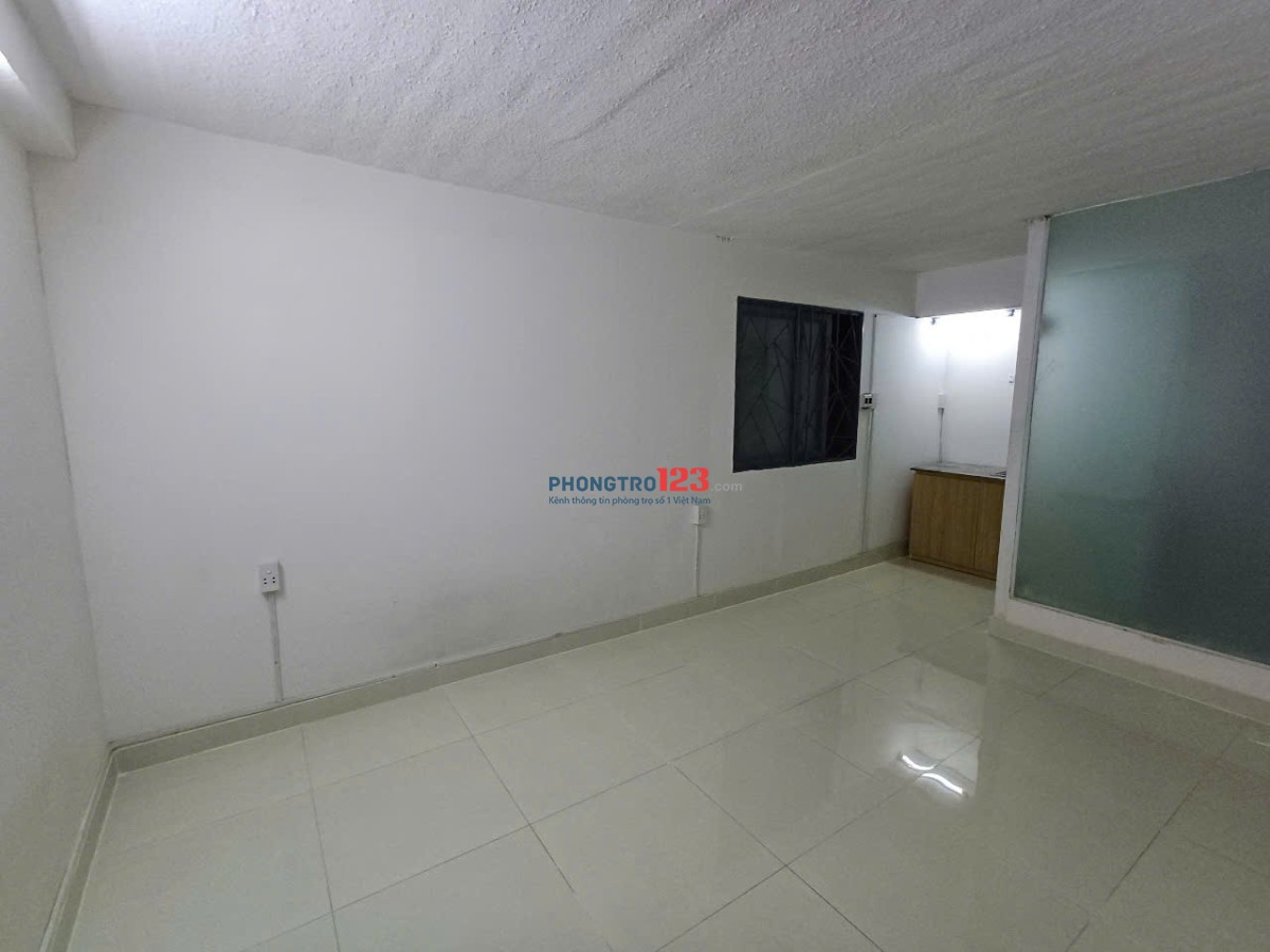 Phòng mới xây giá cực rẻ quận 7 gía 3tr