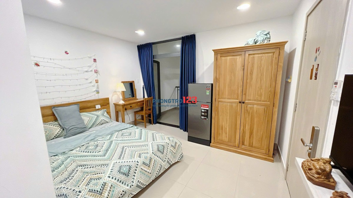  166 Thích Quảng Đức – Phú NhuậnStudio ban công – full nội thất ngay trung tâm 