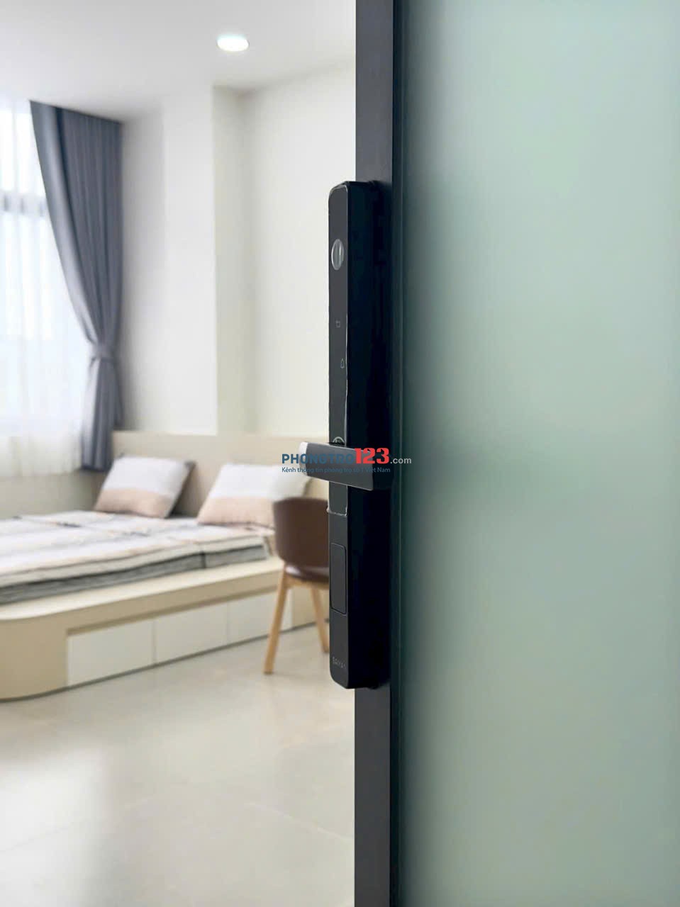 PHÒNG CỬA SỔ LỚN MÁY GIẶT RIÊNG_GẦN HÀNG XANH, THỊ NGHÈ_GIÁP Q1,Q2