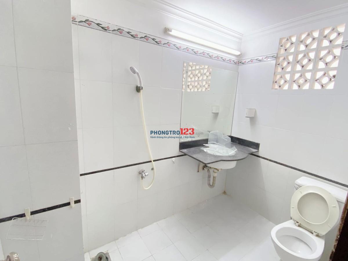 PHÒNG TRỌ 3p qua IUH. 4tr5 FULL NT TRƯỚC NHÀ LÀ CÔNG VIÊN Ở ĐƯỢC 3-4 NGƯỜI