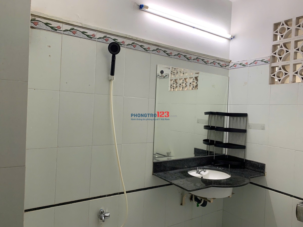 PHÒNG TRỌ 3p qua IUH. 4tr5 FULL NT TRƯỚC NHÀ LÀ CÔNG VIÊN Ở ĐƯỢC 3-4 NGƯỜI