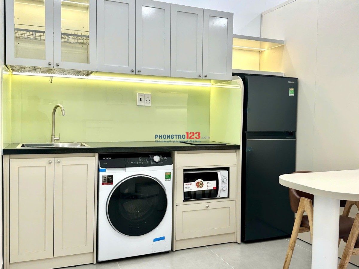 Căn Hộ Studio Tách Bếp – Cửa Sổ Trời Thoáng Sáng – Full Nội Thất, Máy Giặt Riêng – Gần Sân Bay TSN