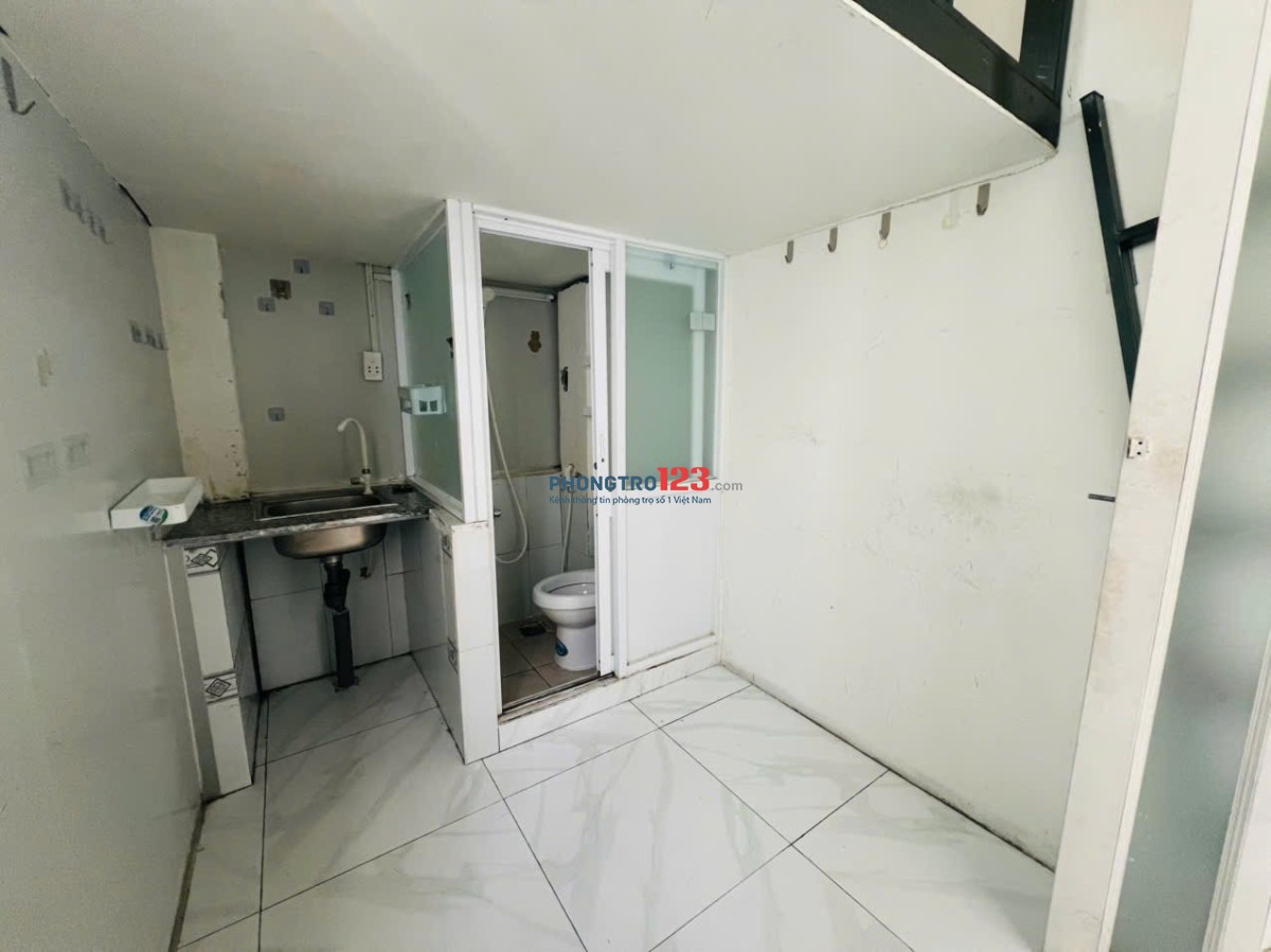 Phòng Máy Lạnh_Cửa sổ trời giá rẻ_Nhà Ga T3