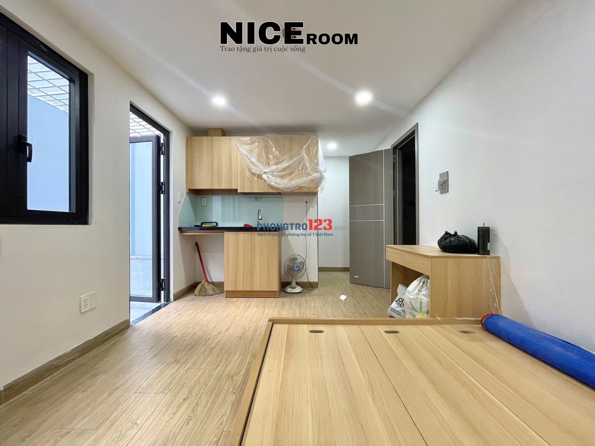 KHUI DỰ ÁN MỚI 100% TONE GỖ XỊN FULL NỘI THẤT BANCOL TO VỊ TRÍ ĐẸP GIÁP NHIỀU QUẬN LH0833001420