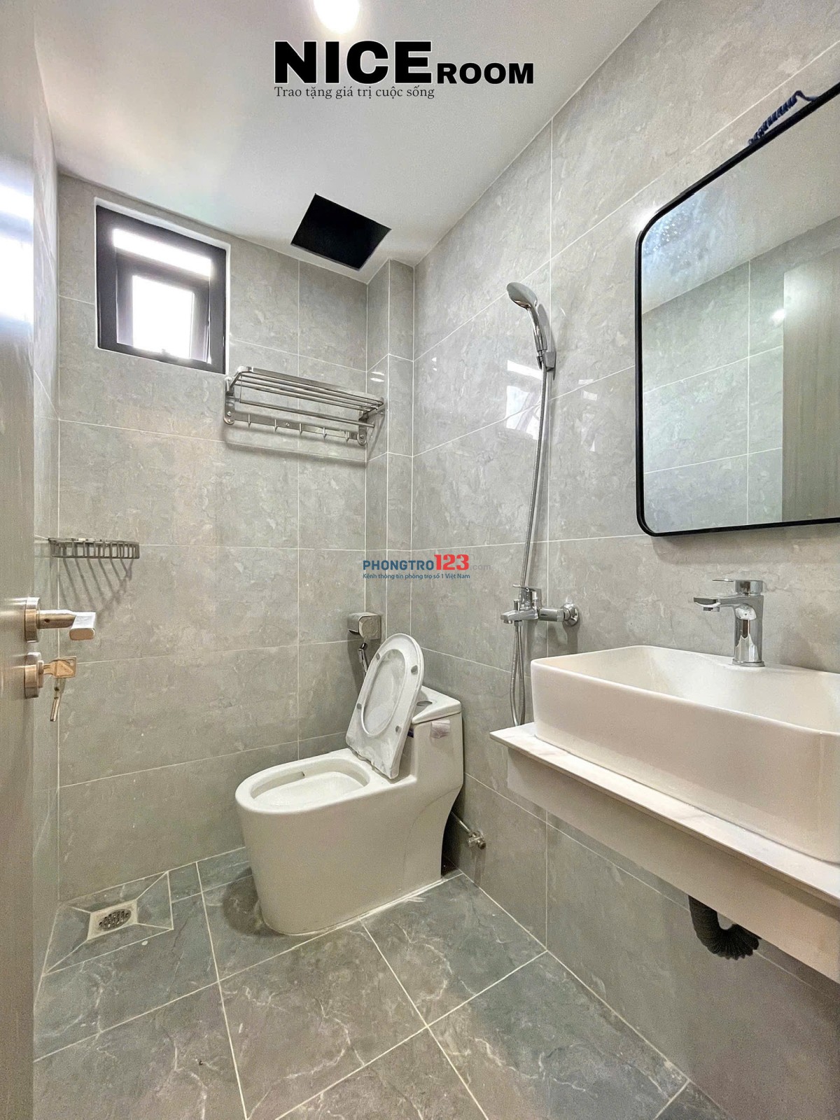 KHUI DỰ ÁN MỚI 100% TONE GỖ XỊN FULL NỘI THẤT BANCOL TO VỊ TRÍ ĐẸP GIÁP NHIỀU QUẬN LH0833001420