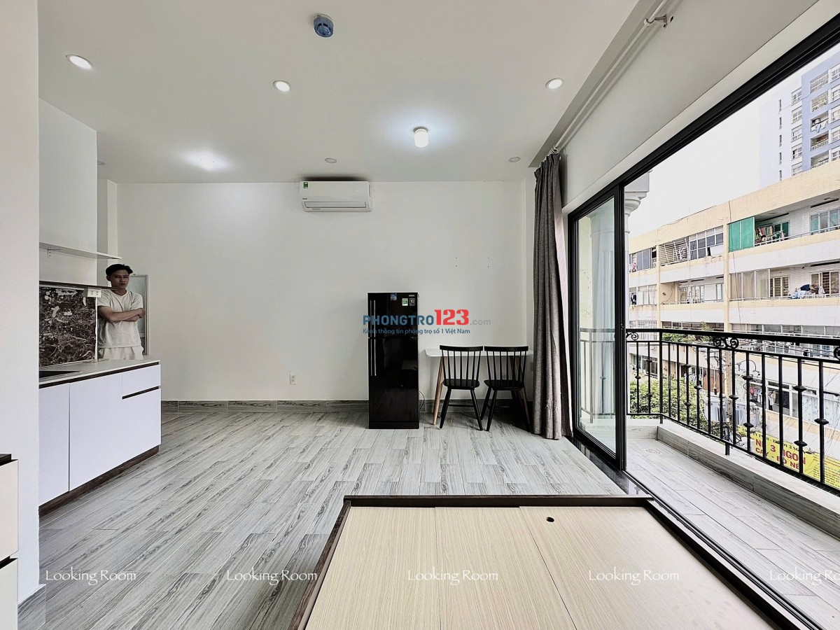 Cho thuê phòng full nội thất có ban công đối diện VAA