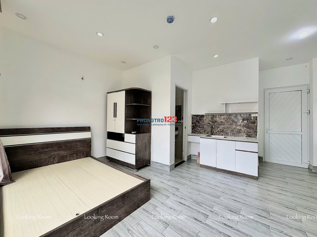 Cho thuê phòng full nội thất có ban công đối diện VAA