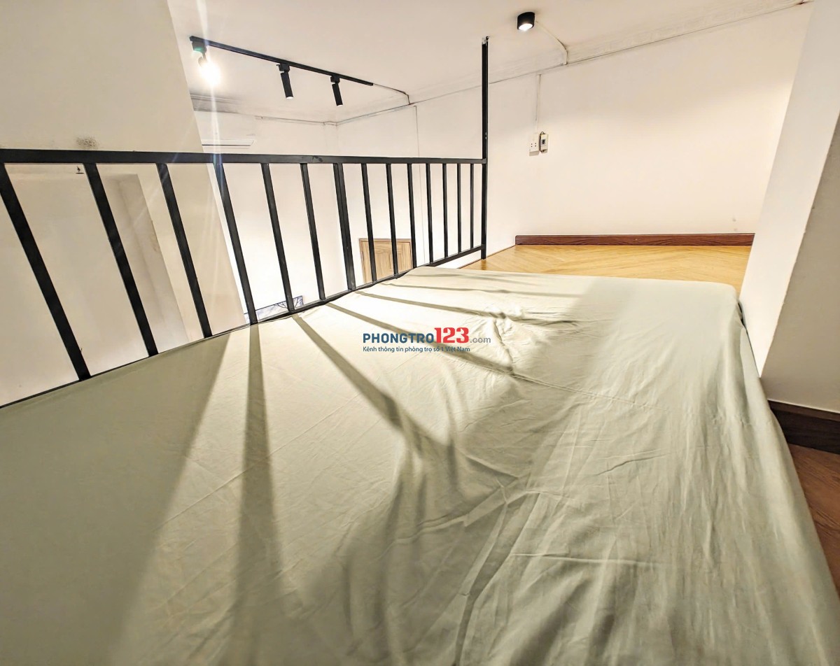 Cho thuê phòng có gác ban công đẹp xinh ngay mặt tiền Võ Văn Kiệt Q5 gần cầu chữ Y ĐH Y dược