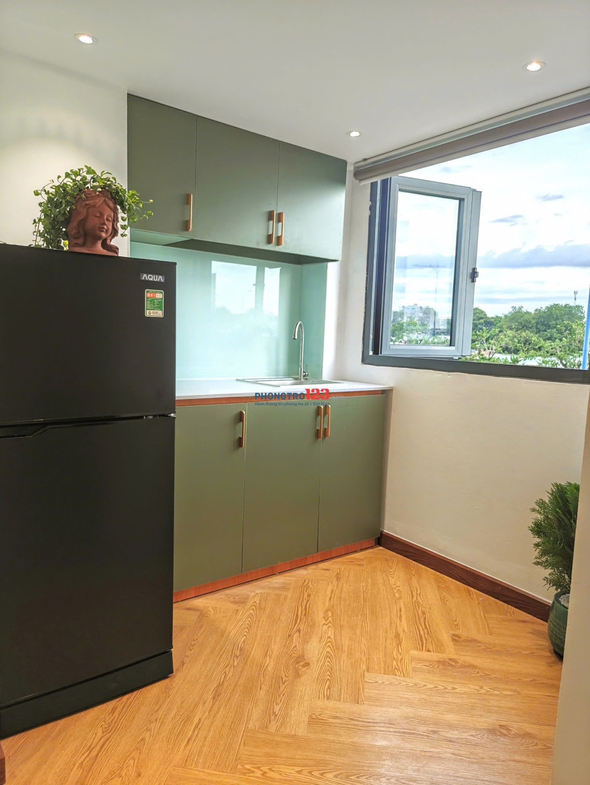 Cho thuê phòng có gác ban công đẹp xinh ngay mặt tiền Võ Văn Kiệt Q5 gần cầu chữ Y ĐH Y dược