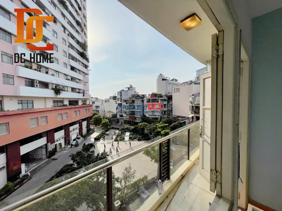  STUDIO BAN CÔNG SIÊU THOÁNG – TRƯỜNG SA, QUẬN 3 Địa chỉ: 972 Trường Sa, Q3