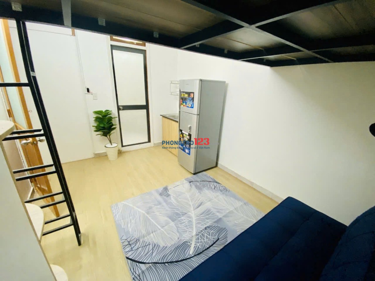 Ngay Ngã 4 Bảy Hiền - Đường Năm Châu