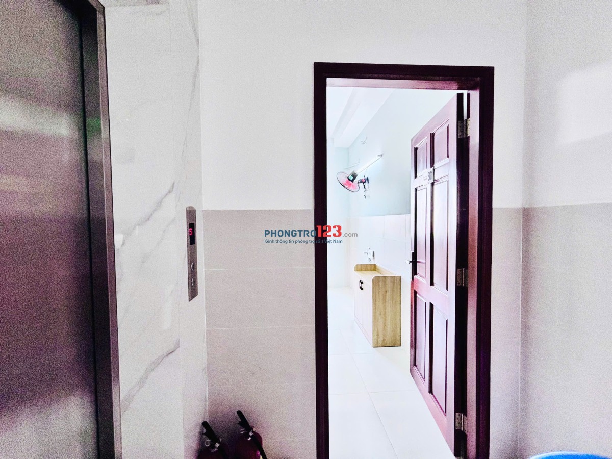  A51 Bạch Đằng – P2 – Tân BìnhNhà thang máy – nước nóng NLMT 