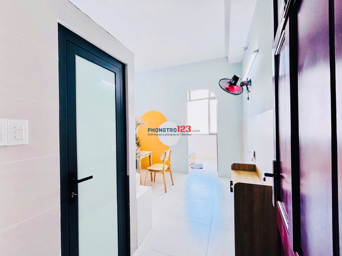  A51 Bạch Đằng – P2 – Tân BìnhNhà thang máy – nước nóng NLMT 