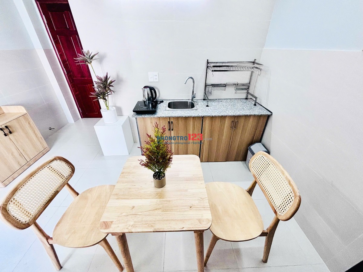  A51 Bạch Đằng – P2 – Tân BìnhNhà thang máy – nước nóng NLMT 