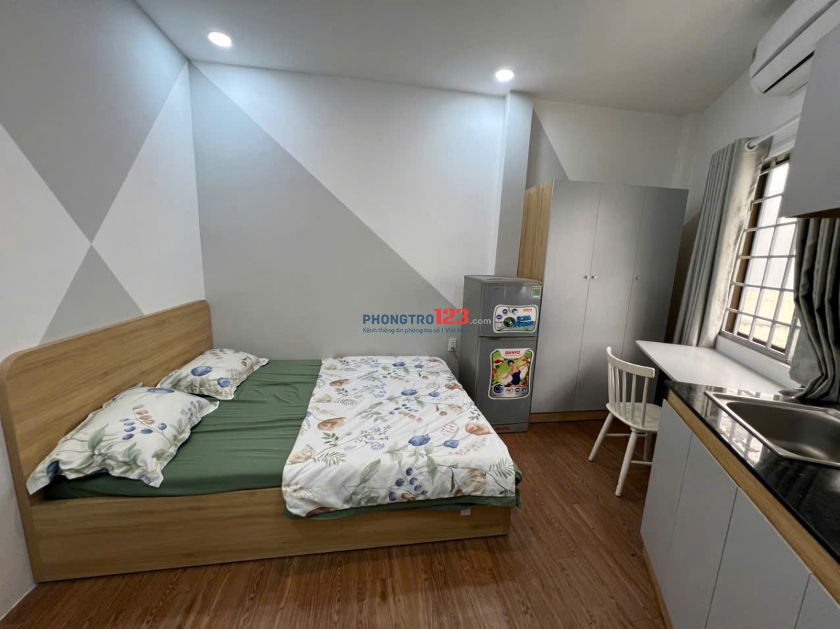 - Ngay Đại học Văn Hiến 500m Đường Âu Cơ