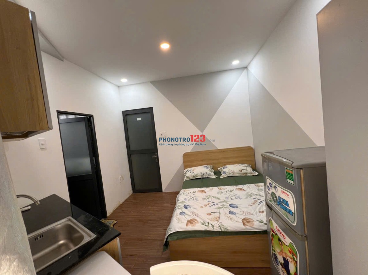 - Ngay Đại học Văn Hiến 500m Đường Âu Cơ